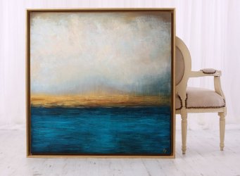 Elegantní plovoucí rám z masivního dubu se zlacenou horní linkou