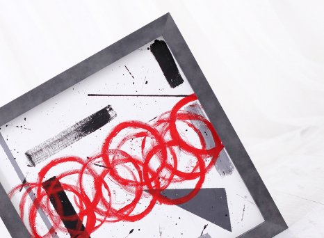 Industriální rámování obrazu do rámu vzhledu šedého betonu