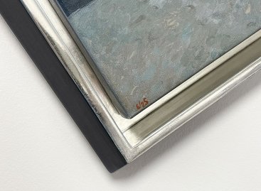 Vnitřní hrana plovoucího rámu se leskne pravým bílým zlatem