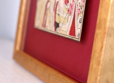 Prostorový efekt v rámování japonského obrazu do úzkého zlatého rámu