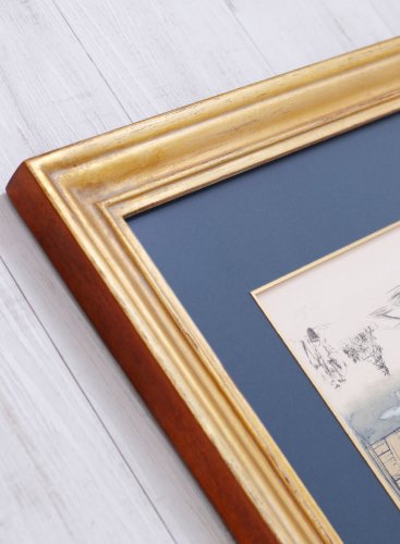 Luxusní zlatý zakázkový rám s modrou paspartou a zlatou filetou ve výřezu