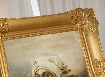 Na zakázku vyrobený blondelový rám s ornamenty na obraz Jožy Uprky