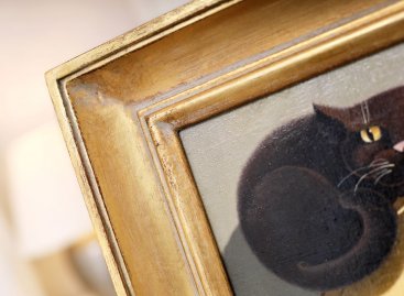 Zakázkový zlacený rám na obraz Libor Vojkůvka má krásnou patinu a uzavřené rohy