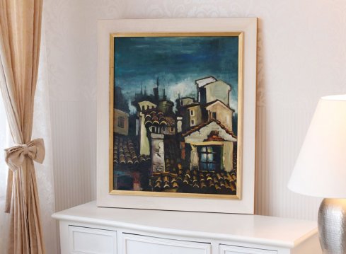 Olejomalba Josefa Lieslera Město (Střechy) v bílo zlatém moderním rámu v elegantním interiéru v Praze