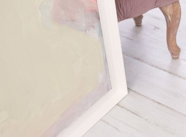 Rámování do jednoduchého moderního plovoucího float rámu dodává obrazu na plátně větší prostorovost