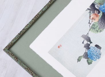 Položením na paspartě se objeví i přirozený okraj papíru obrazu