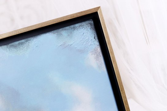 Moderní plovoucí rám na barevný abstraktní obraz 