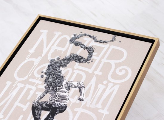 Plátno ve floatovém rámu vypadá jako by bylo napnuté na podrámu