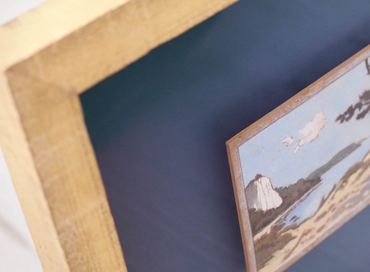 Modrá pasparta a zlatý rám na obraze Emila Orlika | © Rámařství Frame it 