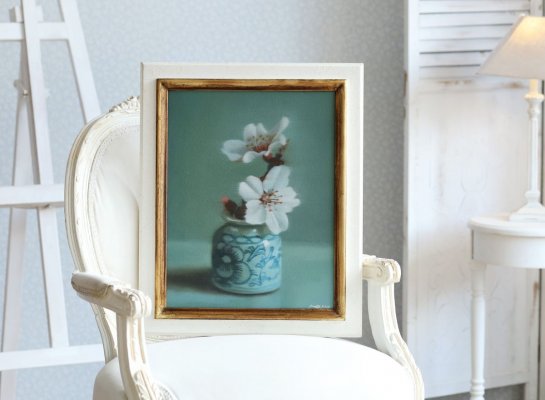 Luxusní zakázkový rám na obraz květin Pavel Samlík v luxusním interiéru