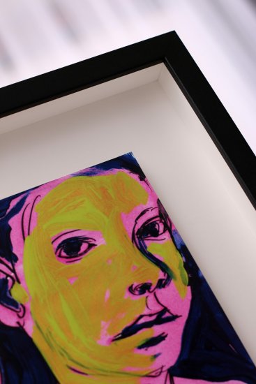 Bílá pasparta a hluboký černý obrazový rám s 3D efektem pro dílo Lubomíra Typlta