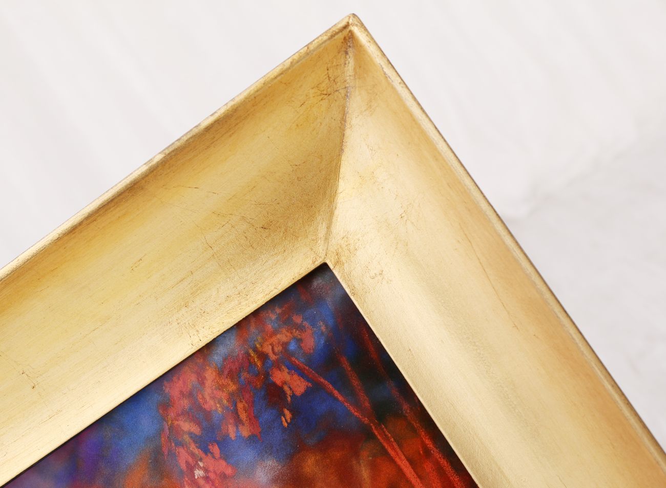 Rámování obrazu Jana Zrzavého do zlatého rámu s luxusním modelovým provedením | © Rámařství Frame it