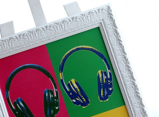 Novobarokní bílý ornamentální rám ve vysokém lesku