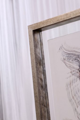 Ostříbřený vnitřek rámu pro prostorové 3D rámování obrazu na papíře mezi dvě skla