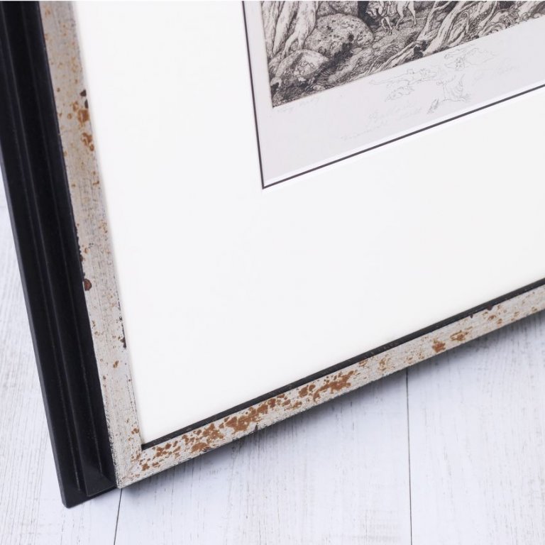 Muzeální paspartování leptu Ferdinanda Staegera do dvojité pasparty a patinovaného dřevěného rámu, pohled na levý spodní roh díla.