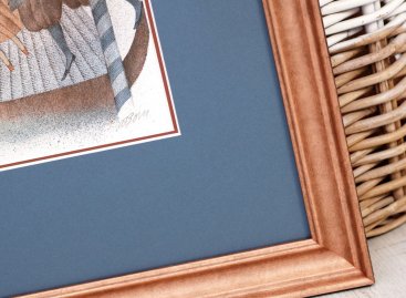 Dvě pasparty - modrá a bordeaux krásně ladí s barevnými tóny litografie Adolfa Borna Námluvy na gondole