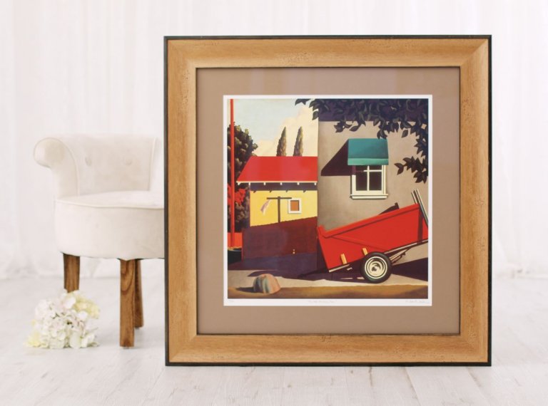 Dřevěný rám na velký obrazu Kenton Nelson Red Moving Van s béžovou paspartou