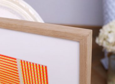 Minimalistický dubový rám pro oboustranné rámování serigrafie Ivan Picelj