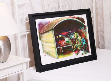 Moderní černý rám s černou paspartou a barevnou litografií Michaela Rittsteina Čekárna