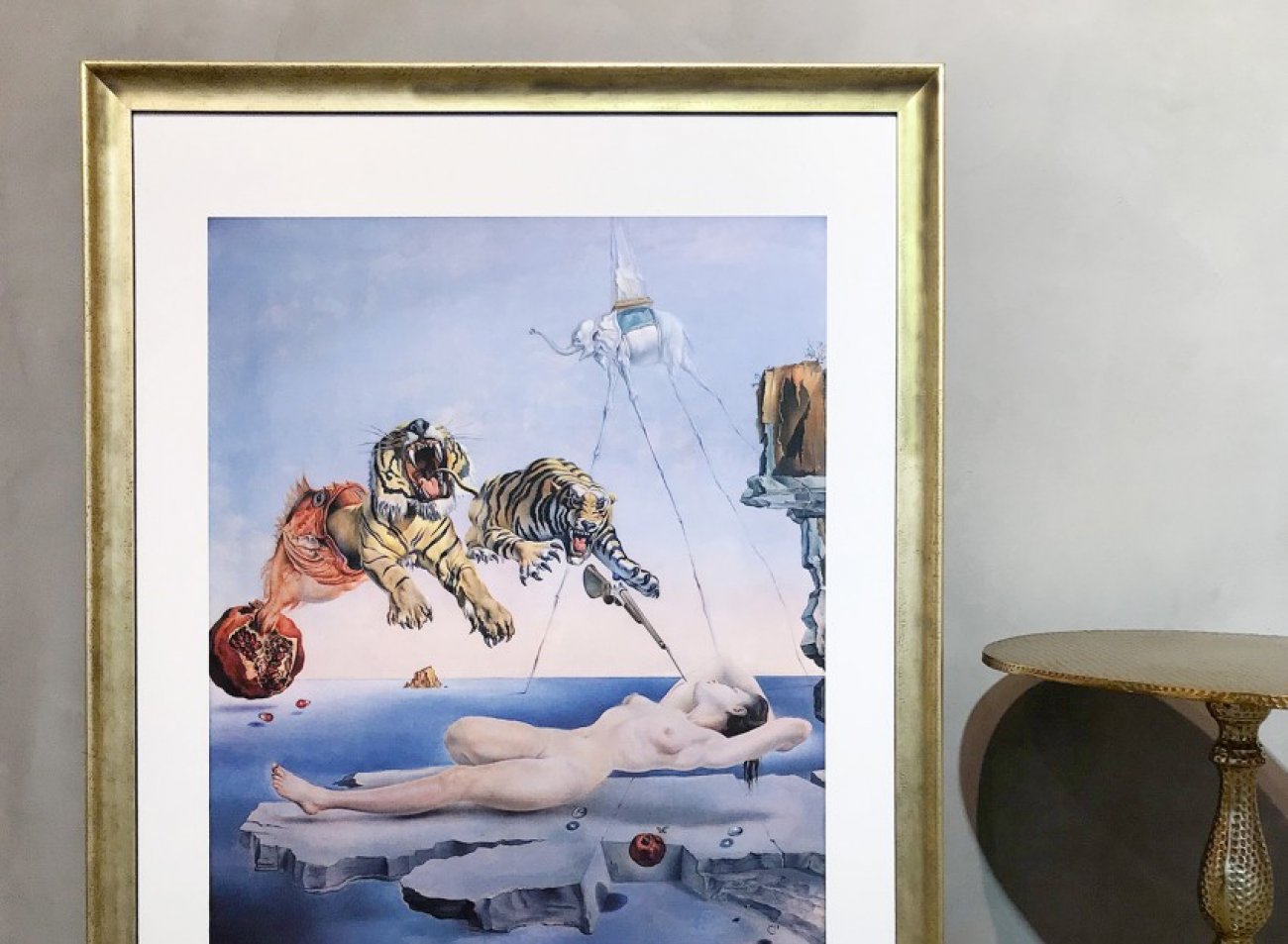 /WEB-galerie/02-grafika-tisk/dali-salvador/sen-vyvolany-letem-vcely/salvador-dali-levne-ramovani-plakatu-sen-letem-vcely.jpg