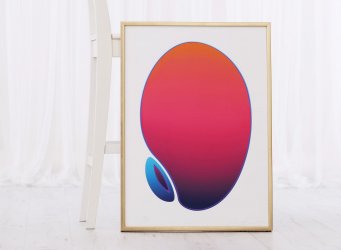 Obraz Burning Sky Jana Kalába zarámovaný v luxusně provedeném zlatém tenkém rámečku bez pasparty