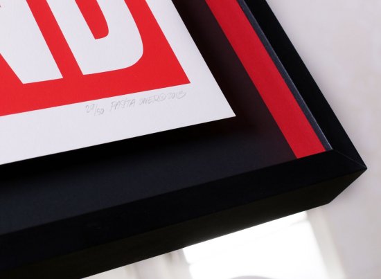 Červené detaily v prostorovém 3D rámu pro tisk God saves Pasty Onera