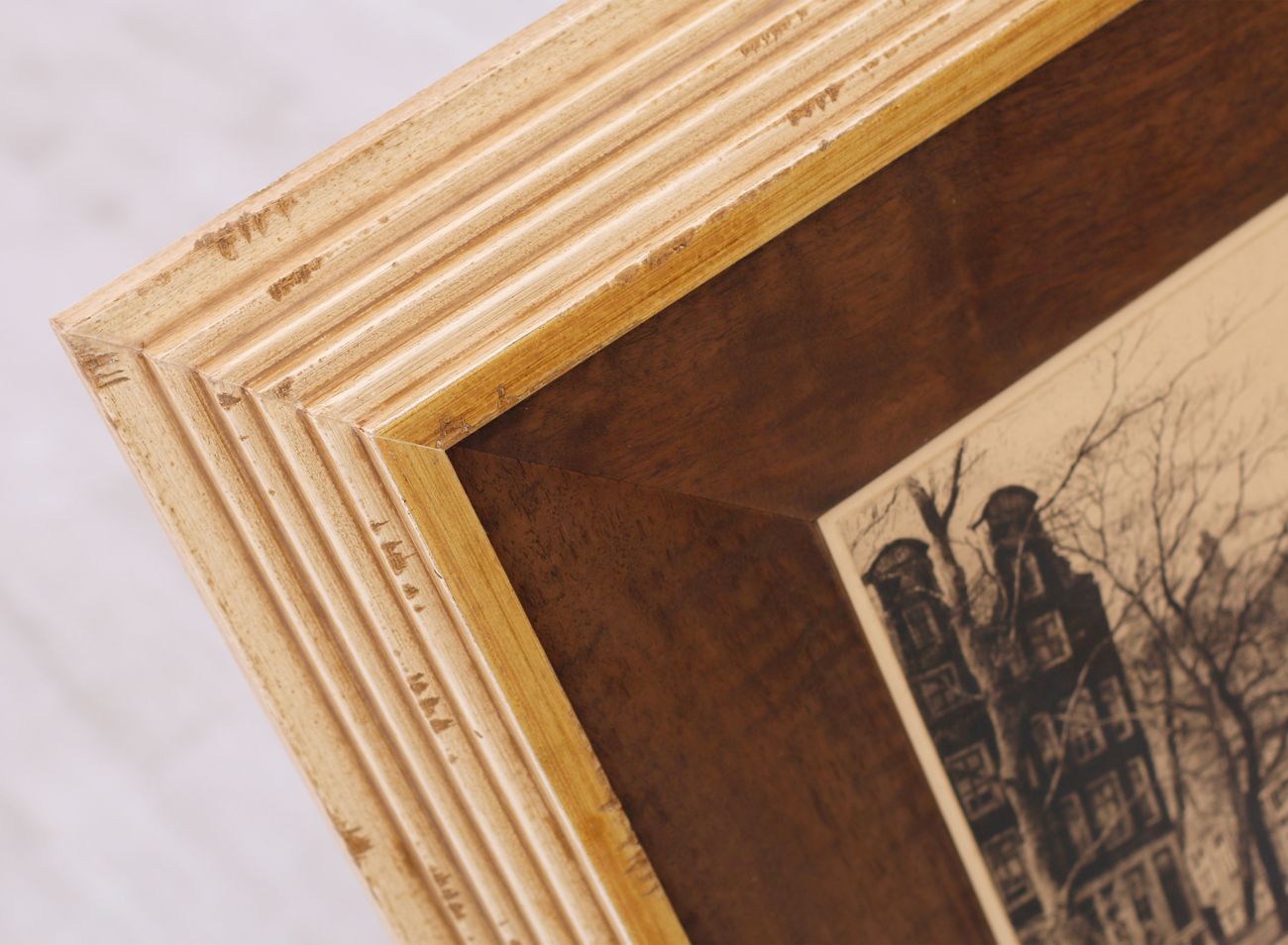 Rámování grafiky do dřevěného rámu a dčevěné pasparty - detail