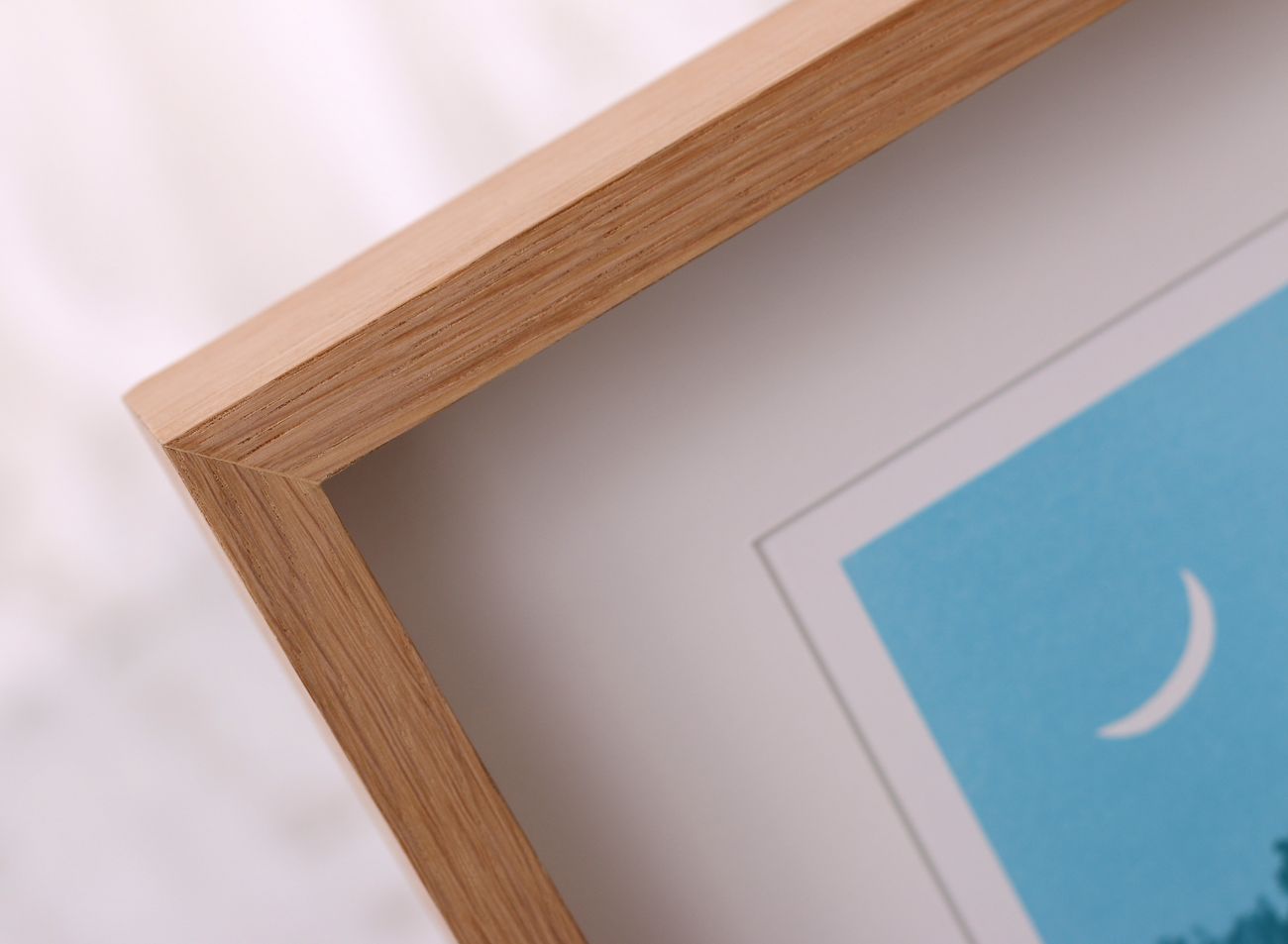 Rámování obrazu Tomáše Bíma do dubového rámu a bílé pasparty | © Rámařaství Frame it