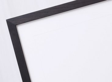 Černá lazura na dubovém rámu umožní vyniknout struktuře přírodního dřeva