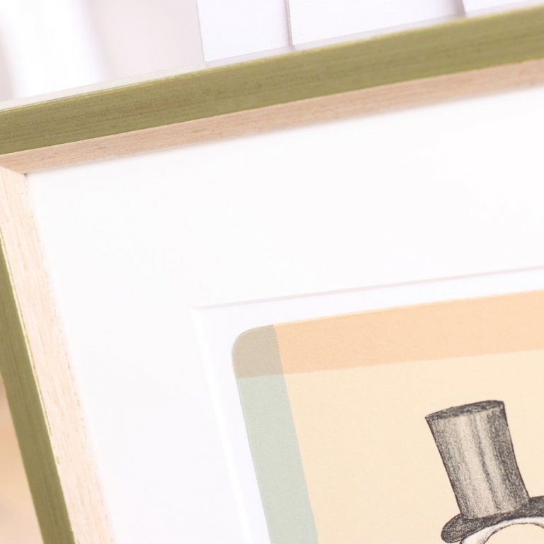 K pastelovým barvám litografie jsme zvolili neutrální bílou paspartu a patinovaný rám v zelených odstínech