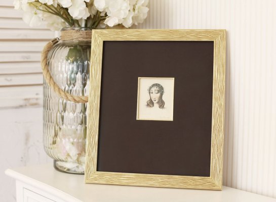 Jan Zrzavý heliogravura Dívka s květy zarámovaná a zapaspartovaná v hnědé paspartě se zlatou filetou