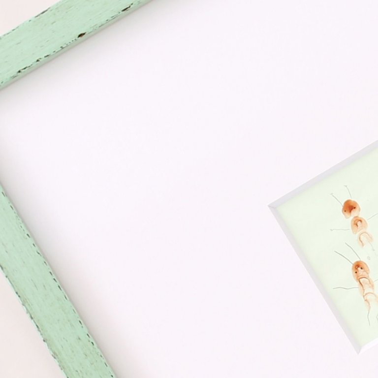 Paspartování do hluboké pasparty dodá malbičce mravenců moderní nádech