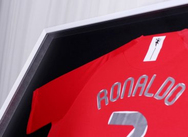 Prostorový rám nechá dres Ronaldo Manchester United plně vyniknout