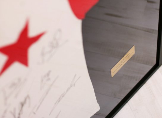 Prostorový rám na dres Slavia Praha s věnováním