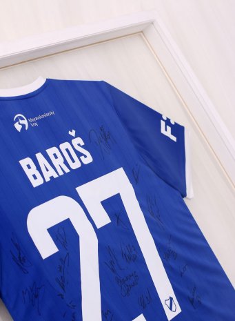 Fotbalový dres Baroš Baník Ostrava v oboustranném rámu se dvěma skly