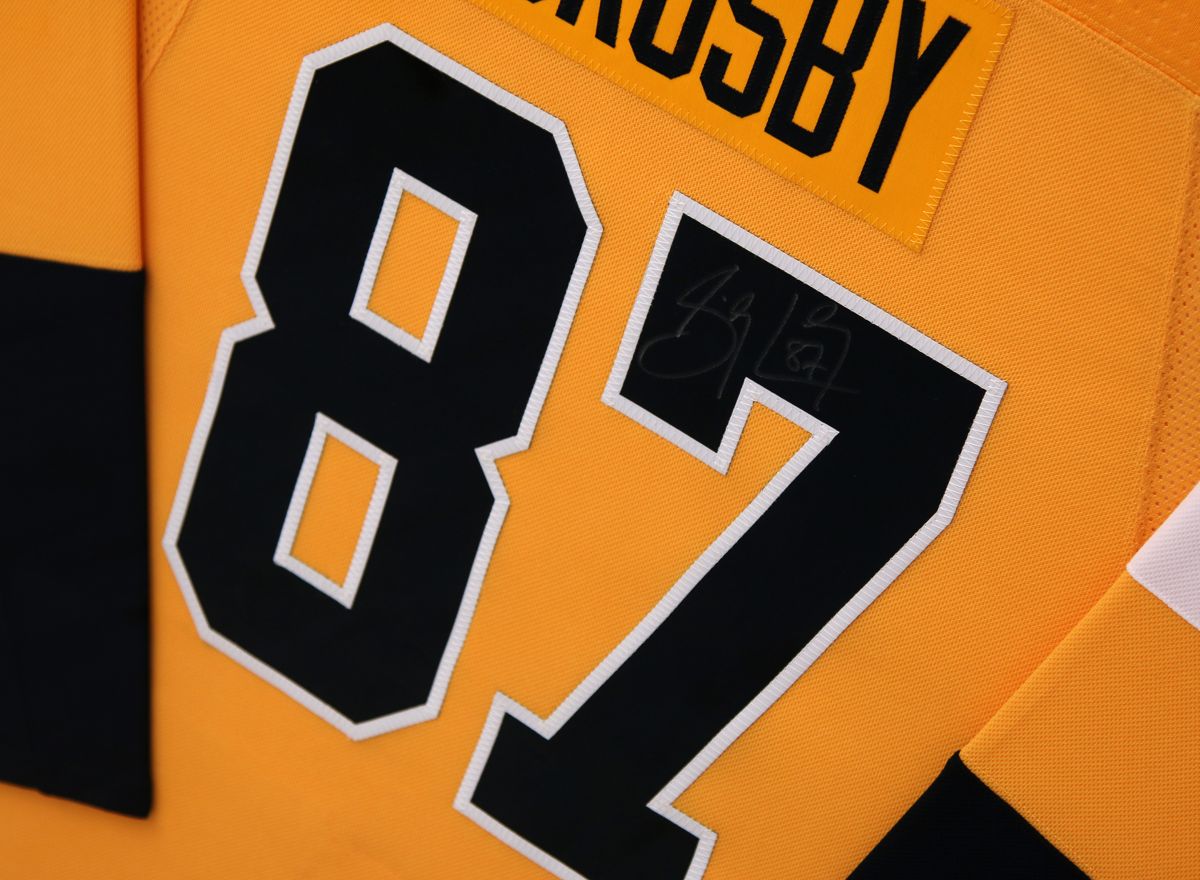 Podepsaný hokejový dres Sidney Crosby Pittsburg Penguins | © Rámařství Frame it.cz 