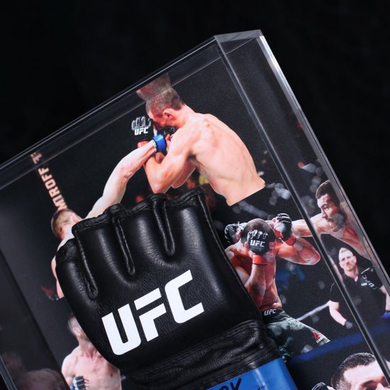 Plexi box na rámování MMA rukavice