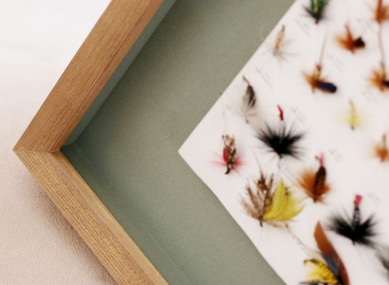 Ve švédském borovicovém rámu úžasně vyniká kresba dřeva a letokruhů