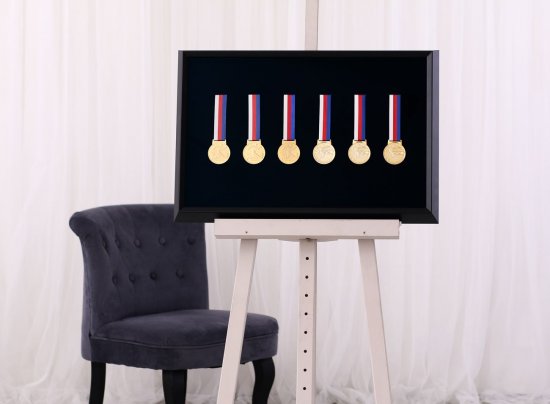 Rámování fotbalových medailí Gambrinus liga v prostorovém 3D rámu