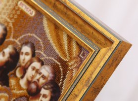 Rámování korálkové výšivky poslední večeře v tradičním zlatém rámu