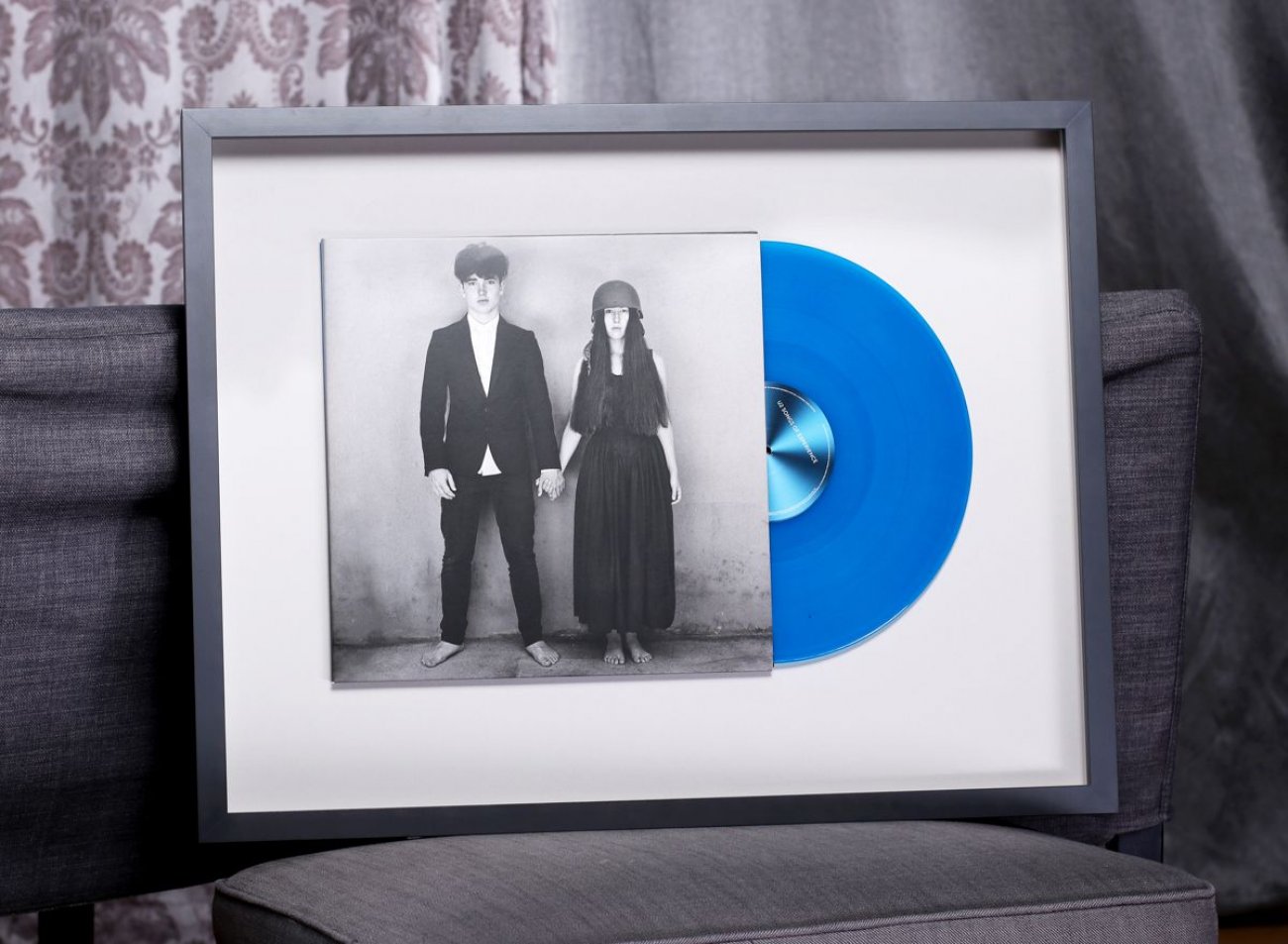 /WEB-galerie/12-lp-cd-desky-vinyl/u2-songs-of-experience/zaramovany-vinyl-u2-songs-experience.jpg