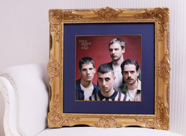 Luxusní rámování LP desky do zakázkového zlaceného blondel rámu s paspartou