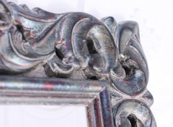 Neobvyklý italský ornamentní rám zrcadla s barevnými přechody oxidovaného pravého stříbra