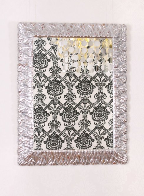 RUČNĚ VYŘEZÁVANÝ STŘÍBRNÝ RÁM NA LUXUSNÍ ZRCADLO