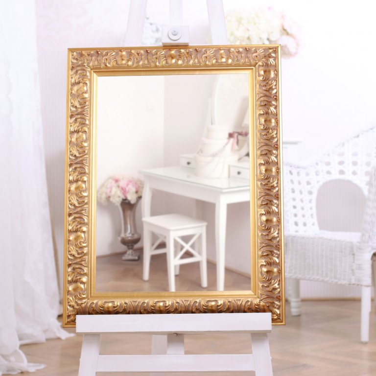 Designové zrcadlo na míru ve zlatém barokním rámu s ornamentem
