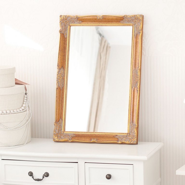 Elegantní kosmetické zrcadlo v luxusním blondelovém rámu oříškové barvy