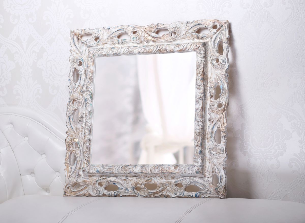 Krásný a velmi široký čtvercový vyřezávaný rám na zrcadlo v bílé patinované barvě | © Frame-it.cz