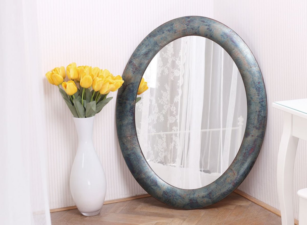 /WEB-galerie/21_Zrcadla/01_VIV/Oxidy/Ovalny%20nas/Luxusni-moderni-ovalny-ram-zrcadlo-oxid.jpg