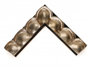 Ukázky nejluxusnějších ručně vyřezávaných rámů na zrcadla a obrazy se stříbrnými obloučky