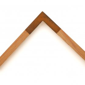 Vzorek modelového obrazového rámu z masivního dubu s rohem z pravé rzi